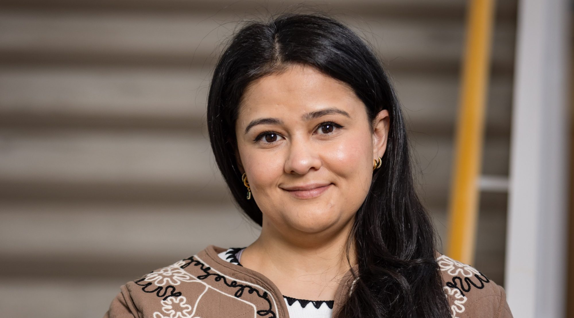 a headshot of Laura Mata López, a psychiatric nurse and doctoral student at Johns Hopkins University
