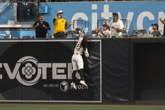 The Robbin’ Padres Took Away A Home Run Before Anyone Knew What Happened