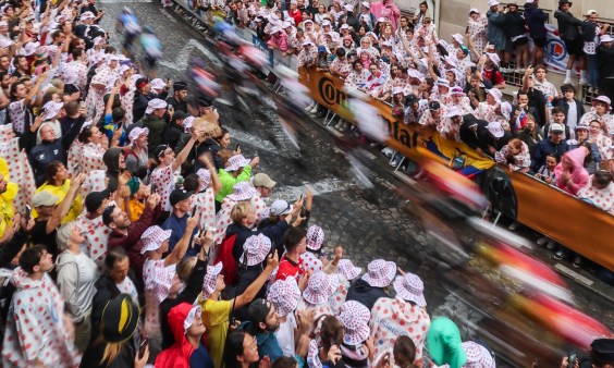 The Tour de France’s New, Hardcore Paris Finale Was One For The Ages