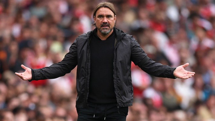 Daniel Farke, Manager of Leeds United, reacts during the Premier League match between Arsenal and Leeds United at Emirates Stadium on August 23, 2025 in London, England.