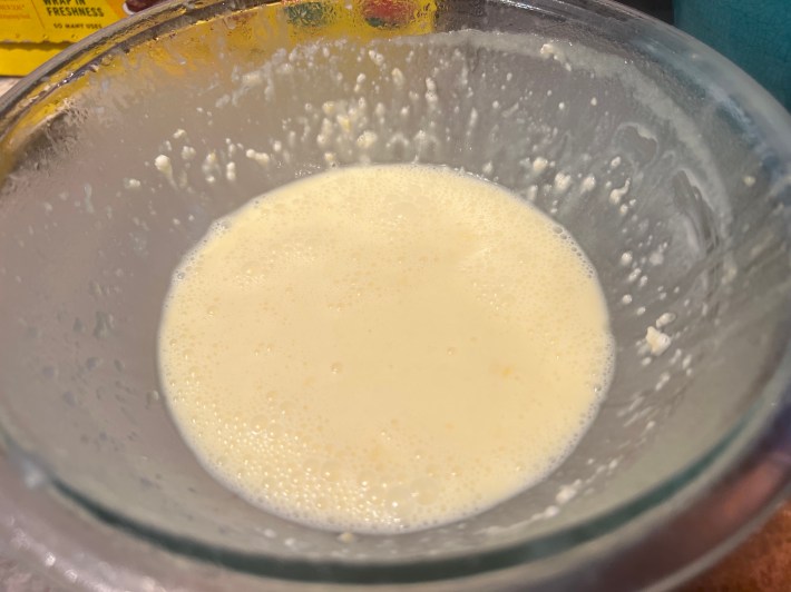 A pale slurry of corn starch whisked into cooled lemon curd