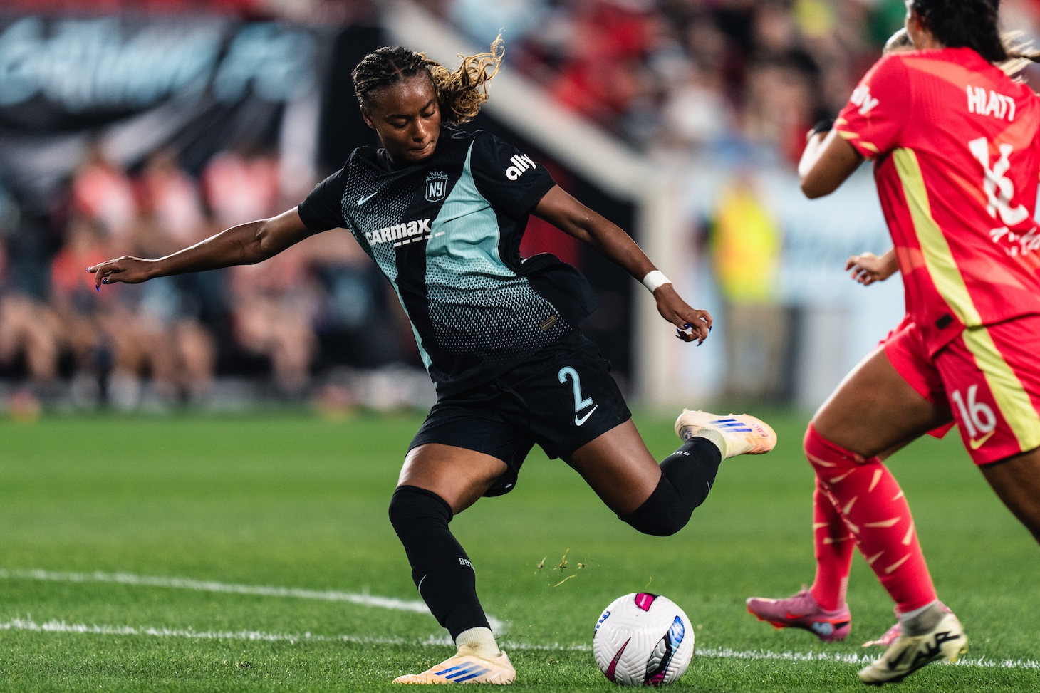 Jaedyn Shaw #2 of NY/NJ Gotham FC attempts a shot during the match against Portland Thorns at Sports Illustrated Stadium on September 26, 2025 in Harrison, New Jersey.