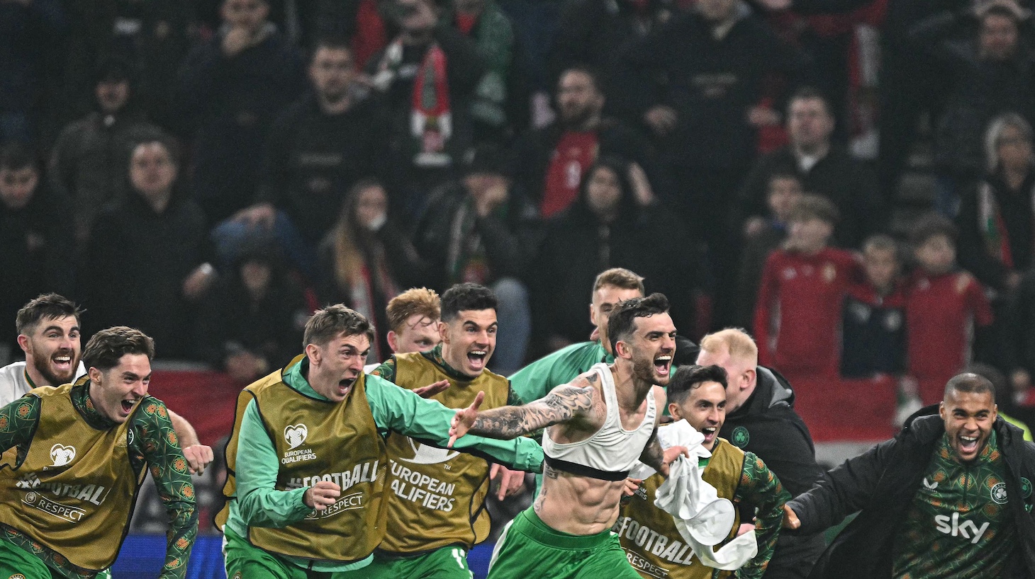 Ireland's forward #07 Troy Parrott celebrates his 2-3 during the FIFA World Cup 2026 Group F European qualification football match betweem Hungary and Republic of Ireland at the Puskas Arena in Budapest, Hungary on November 16, 2025.