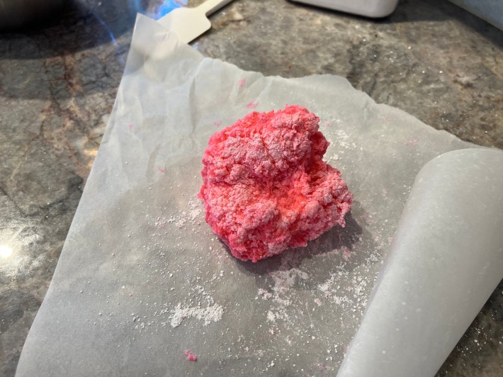 A brain-like blob of proto-fondant.