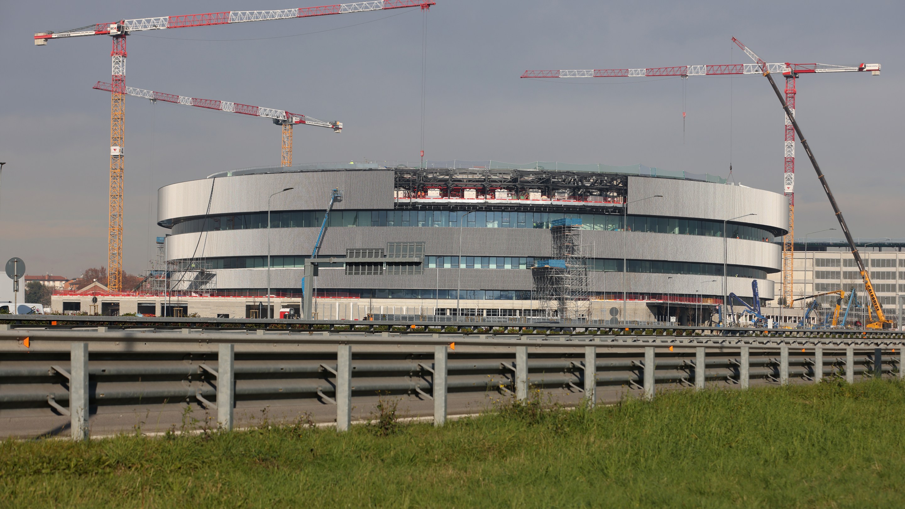 MILAN, ITALY - NOVEMBER 26: An general view of the Milano Santa Giulia Ice Hockey Arena located in the Santa Giulia district on November 26, 2025 in Milan, Italy. For the 2026 Olympic Games, a new multi-purpose arena will be inaugurated, where 16,000 people will be able to watch the best national teams and the great international stars of ice hockey and para ice hockey on November 26, 2025 in Milan, Italy. (Photo by Vincenzo Lombardo/Getty Images)