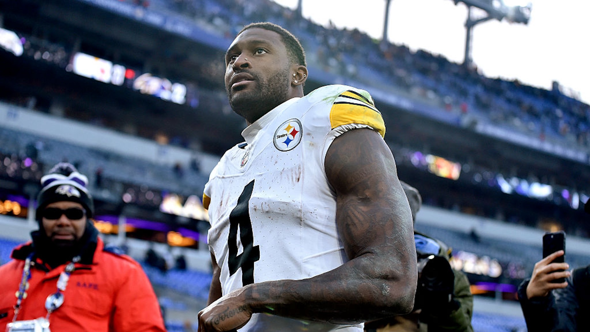 Steelers wide receiver D.K. Metcalf (4) walks off the field after the Pittsburgh Steelers versus Baltimore Ravens NFL game at M&amp;T Bank Stadium on December 7, 2025 in Baltimore, MD.