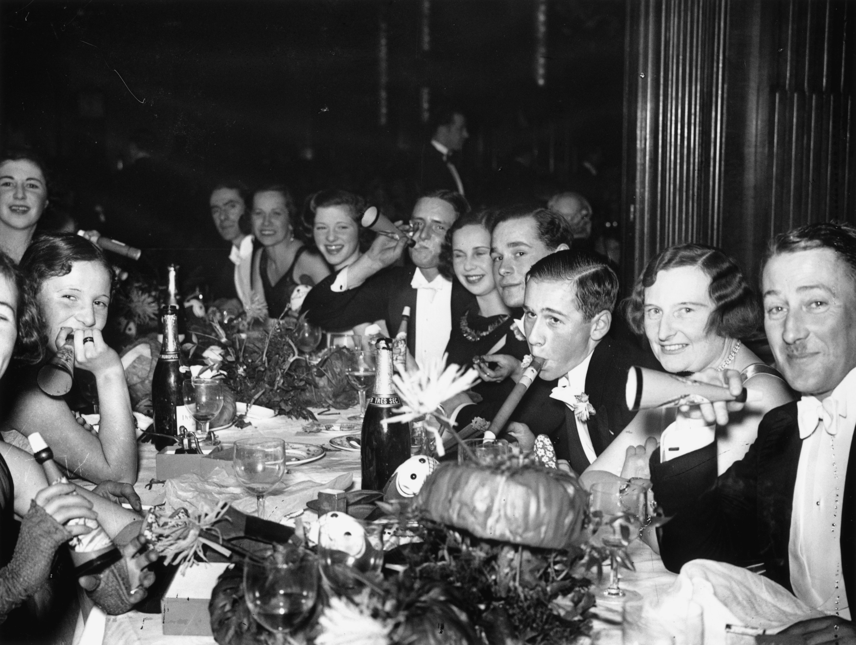 31st December 1931: New Year's Eve revellers at the Piccadilly Hotel in London.