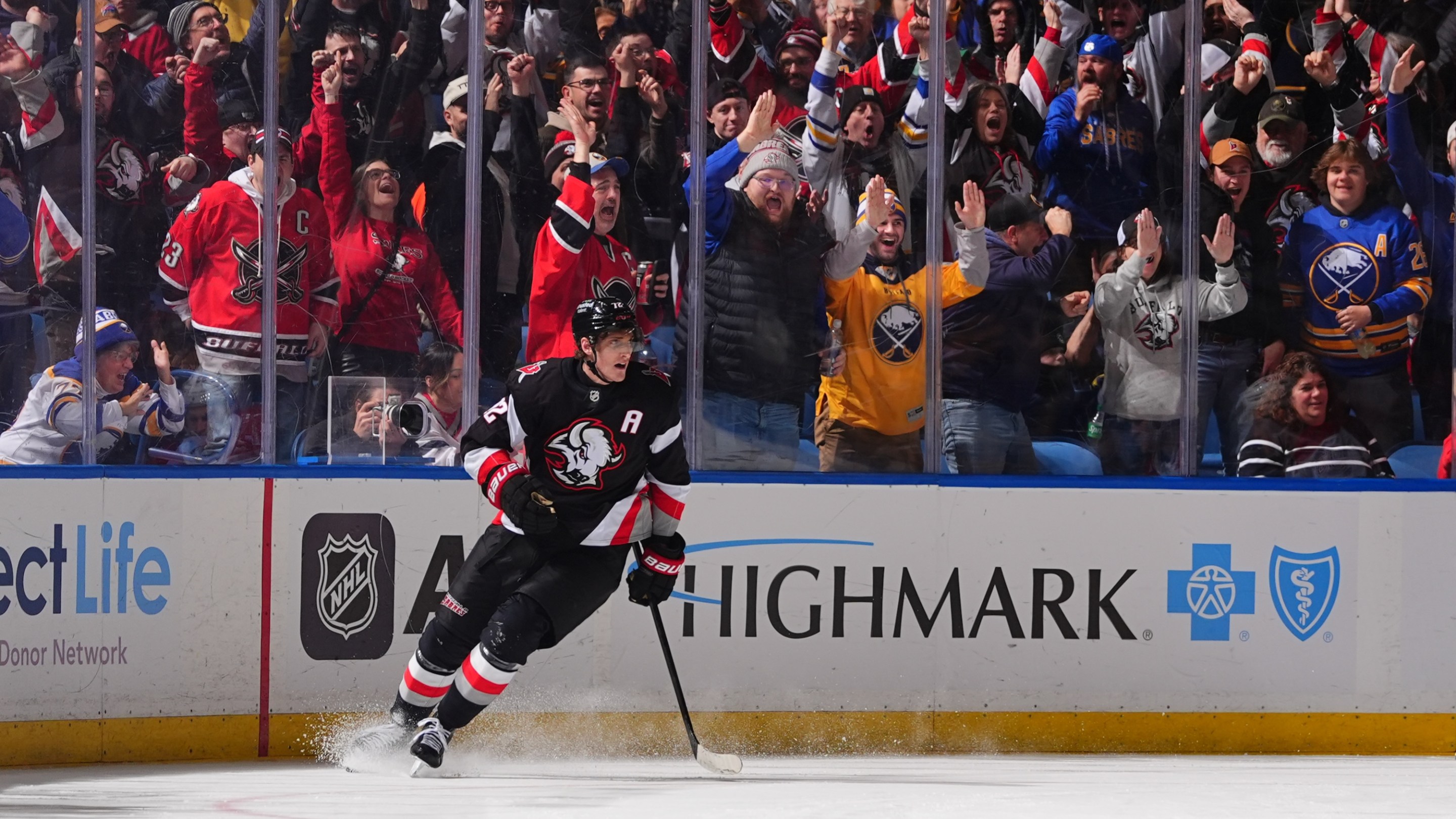 BUFFALO, NEW YORK - JANUARY 15: Tage Thompson #72 of the Buffalo Sabres celebrates during the third period of an NHL game against the Montreal Canadiens on January 15, 2026 at KeyBank Center in Buffalo, New York. (Photo by Ben Ludeman/NHLI via Getty Images)