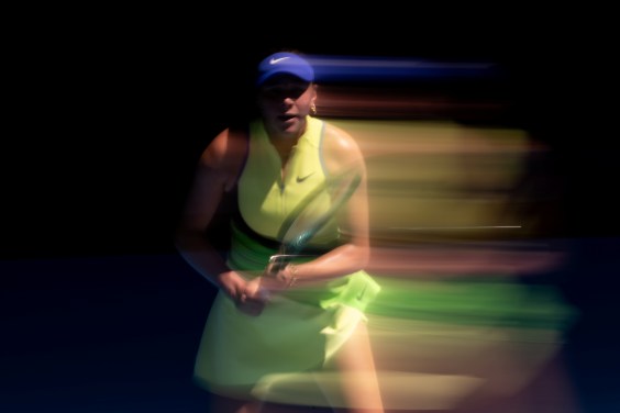 Amanda Anisimova Defeats Wang Xinyu, Narrowly Escapes Amanda Anisimova