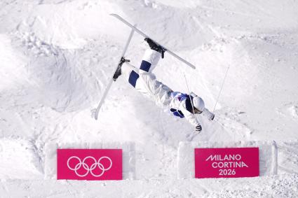 Akuma Horashima do Japão em ação durante as oitavas de final do Dual Moguls de esqui estilo livre masculino nos Jogos Olímpicos de Inverno de Milano Cortina 2026 em Livigno Aerials e Moguls Park, Itália. Data da foto: domingo, 15 de fevereiro de 2026. (Foto de David Davis/PA Photos via Getty Images)