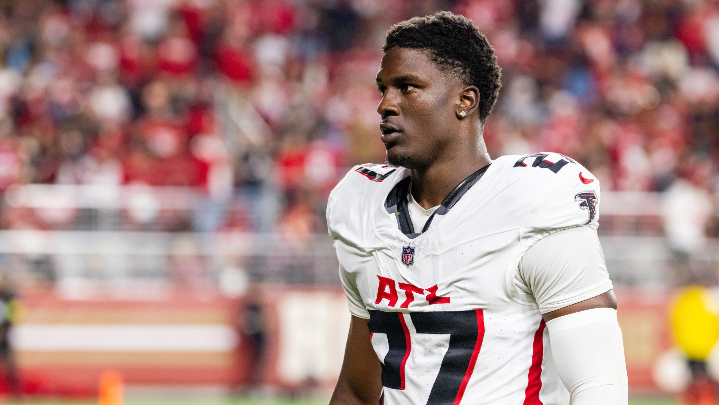 ames Pearce Jr. #27 of the Atlanta Falcons walks toward the locker room at halftime of a NFL game between the Atlanta Falcons and the San Francisco 49ers on October 19, 2025 at Levi's Stadium in Santa Clara, CA.