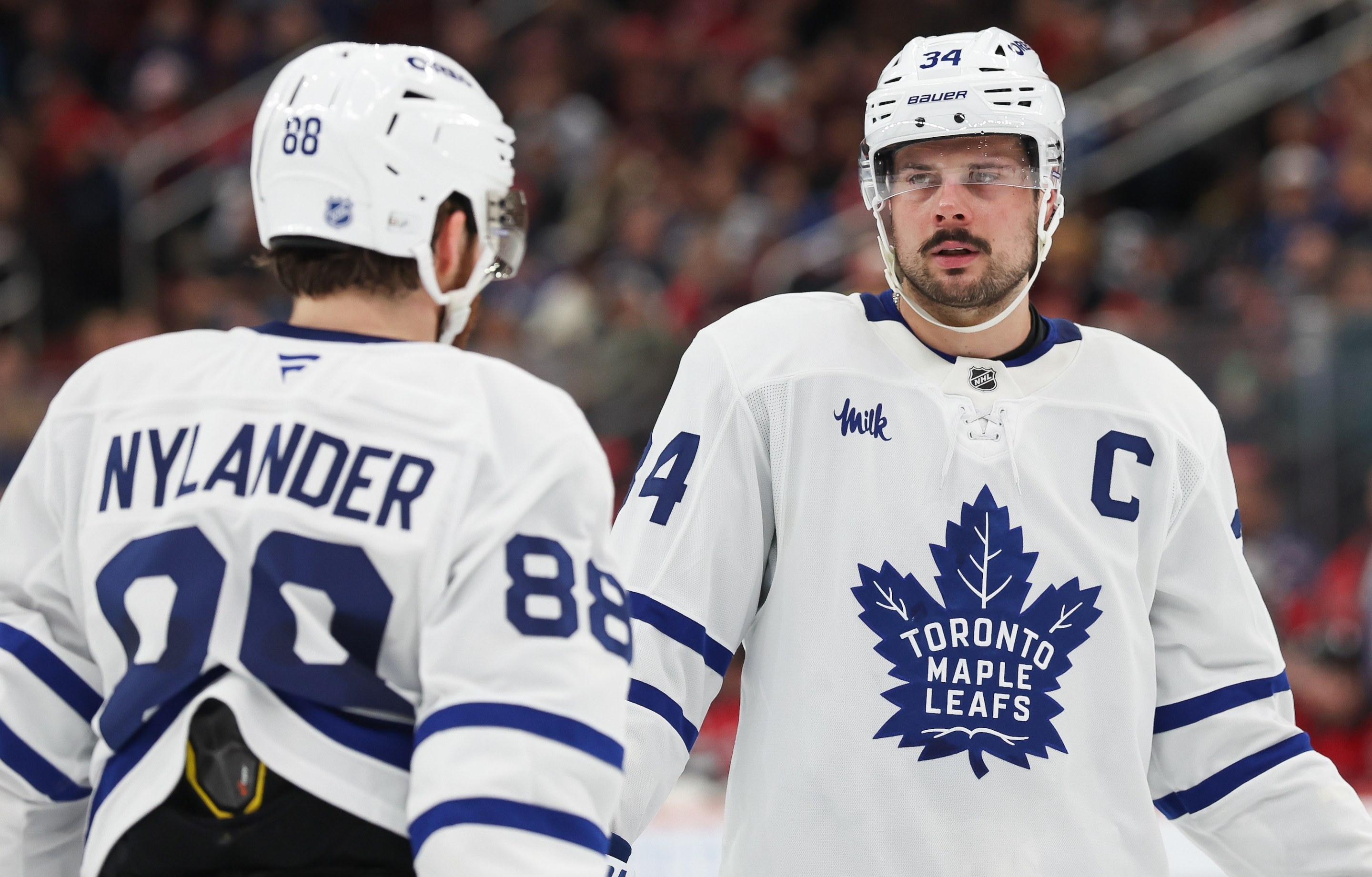 NEWARK, NJ - MARCH 04: Auston Matthews #34 of the Toronto Maple Leafs chats with William Nylander #88 during a game between the Toronto Maple Leafs and New Jersey Devils at Prudential Center on March 4, 2026 in Newark, New Jersey. (Photo by Andrew Mordzynski/Icon Sportswire via Getty Images)