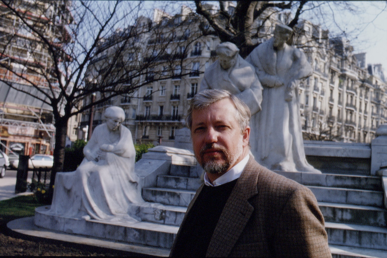 Dan Simmons Is Dead So It's Time To Read 'Hyperion' | Defector