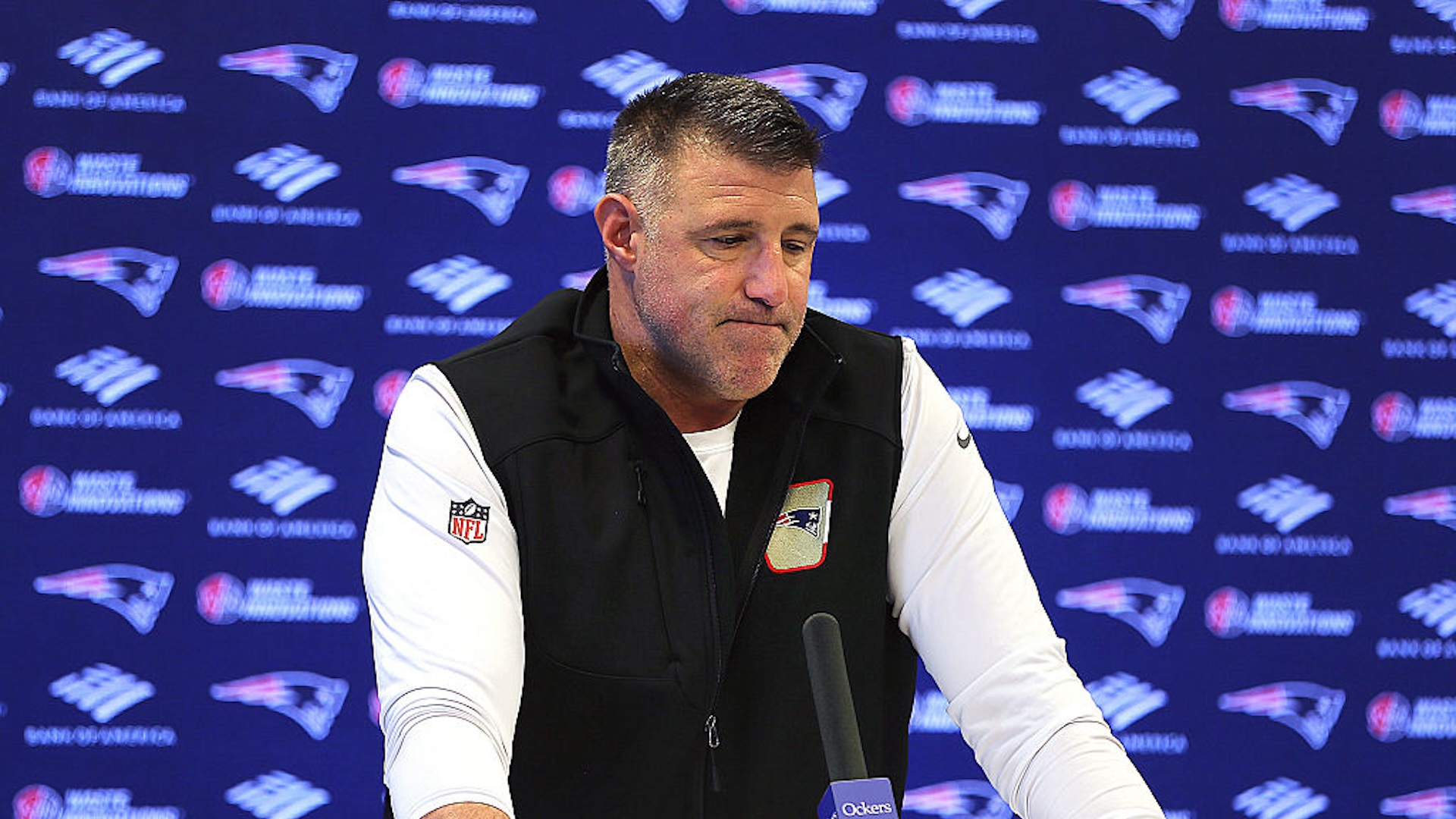 Mike Vrabel at a press conference