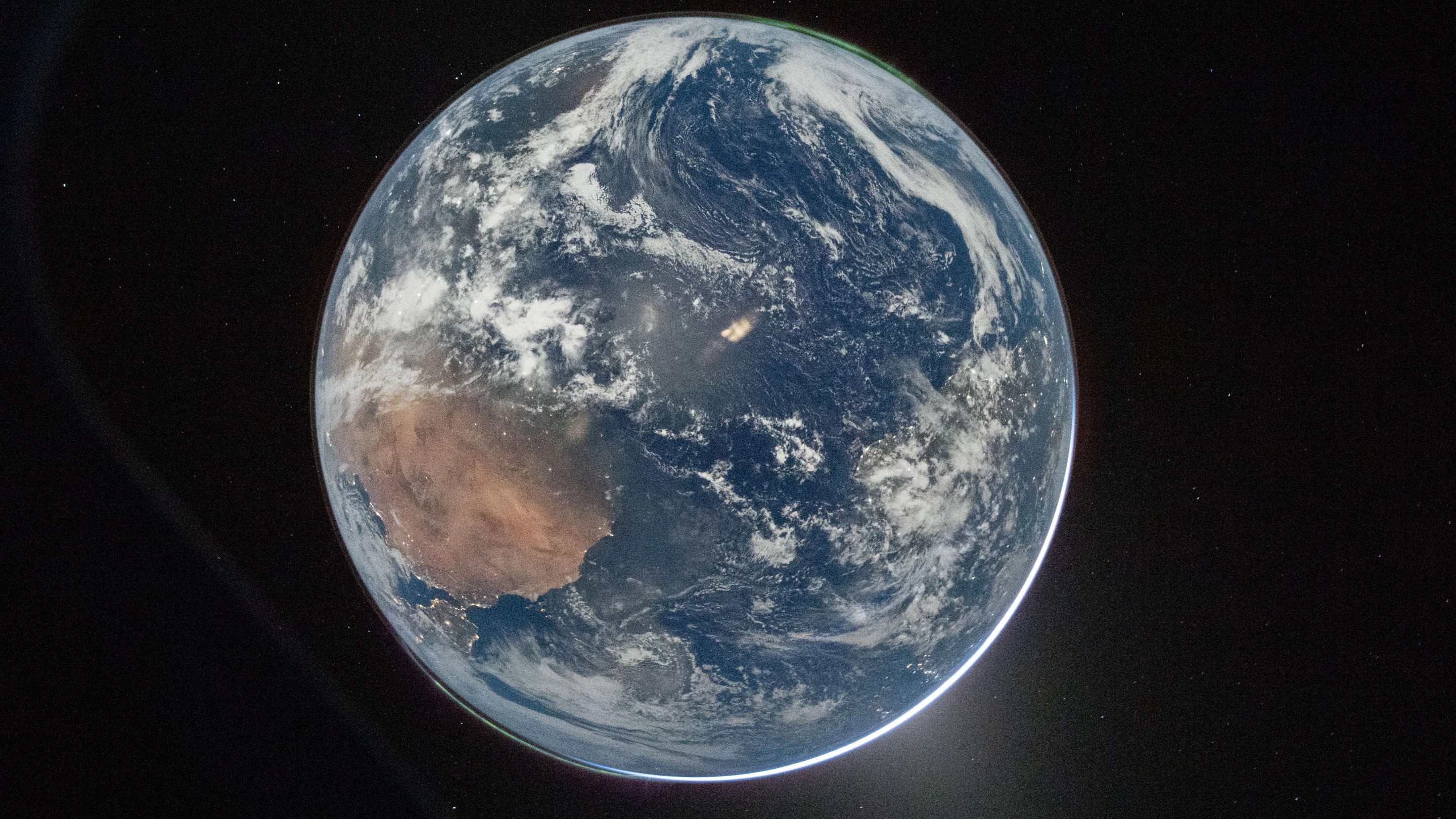 Artemis image of Earth.