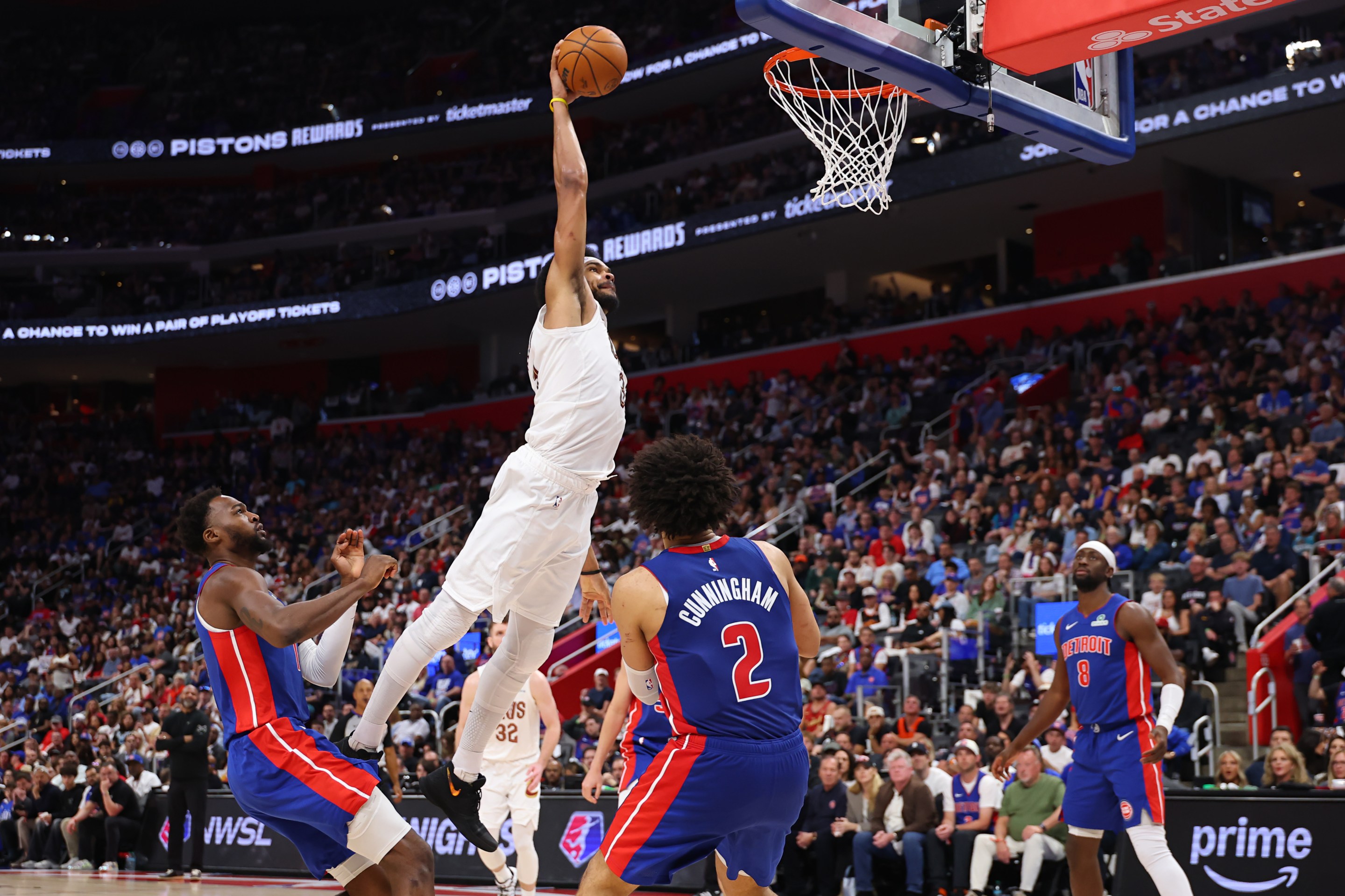 DETROIT, MICHIGAN - MAY 17: Jarrett Allen #31 of the Cleveland Cavaliers dunks the ball against the Detroit Pistons during the third quarter in Game Seven of the Second Round of the NBA Eastern Conference Playoffs at Little Caesars Arena on May 17, 2026 in Detroit, Michigan. NOTE TO USER: User expressly acknowledges and agrees that, by downloading and or using this photograph, User is consenting to the terms and conditions of the Getty Images License Agreement. (Photo by Gregory Shamus/Getty Images)