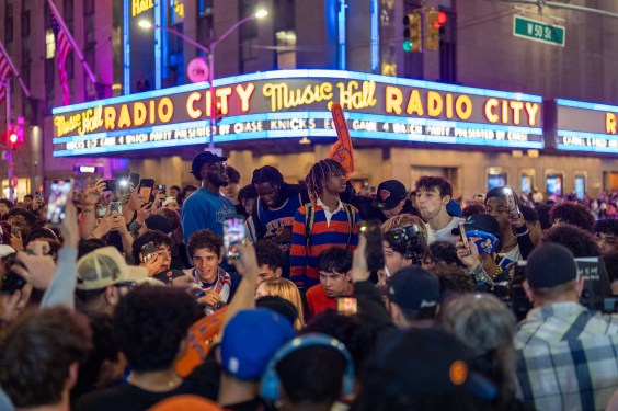Knicks Fans Turned Radio City Music Hall Into The Best Party In Town