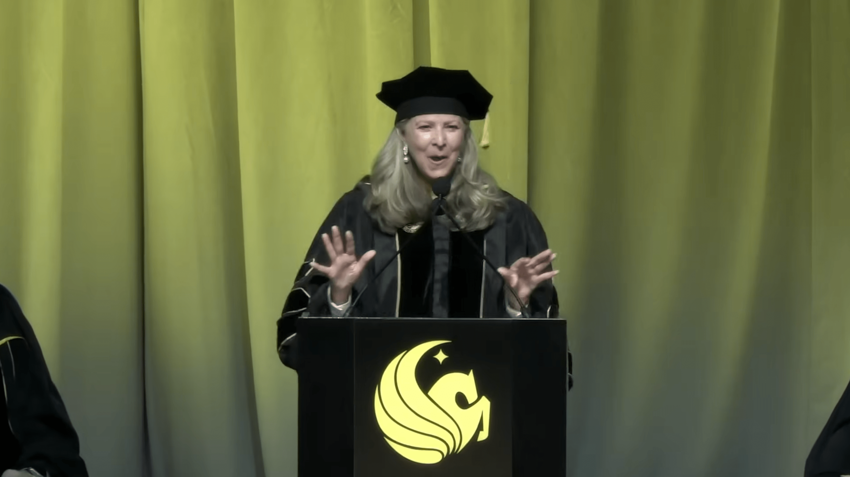 Gloria Caulfield delivers her commencement address