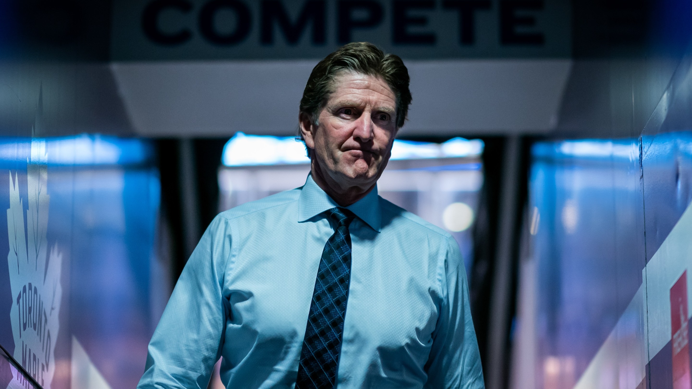 Toronto Maple Leafs head coach Mike Babcock returns to the locker room before playing the Los Angeles Kings at the Scotiabank Arena on November 5, 2019 in Toronto.