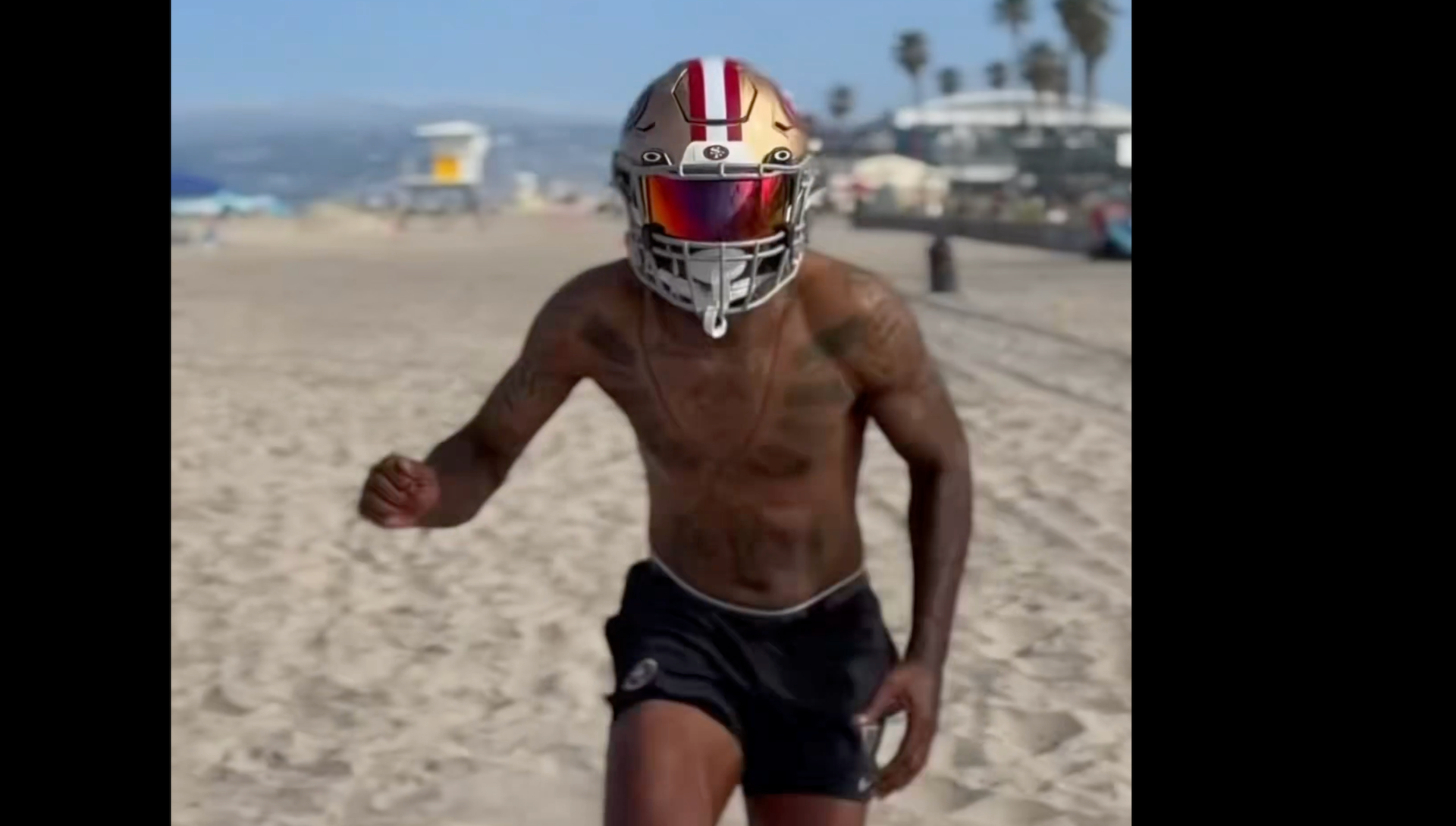 Daejon Love running routes on the beach