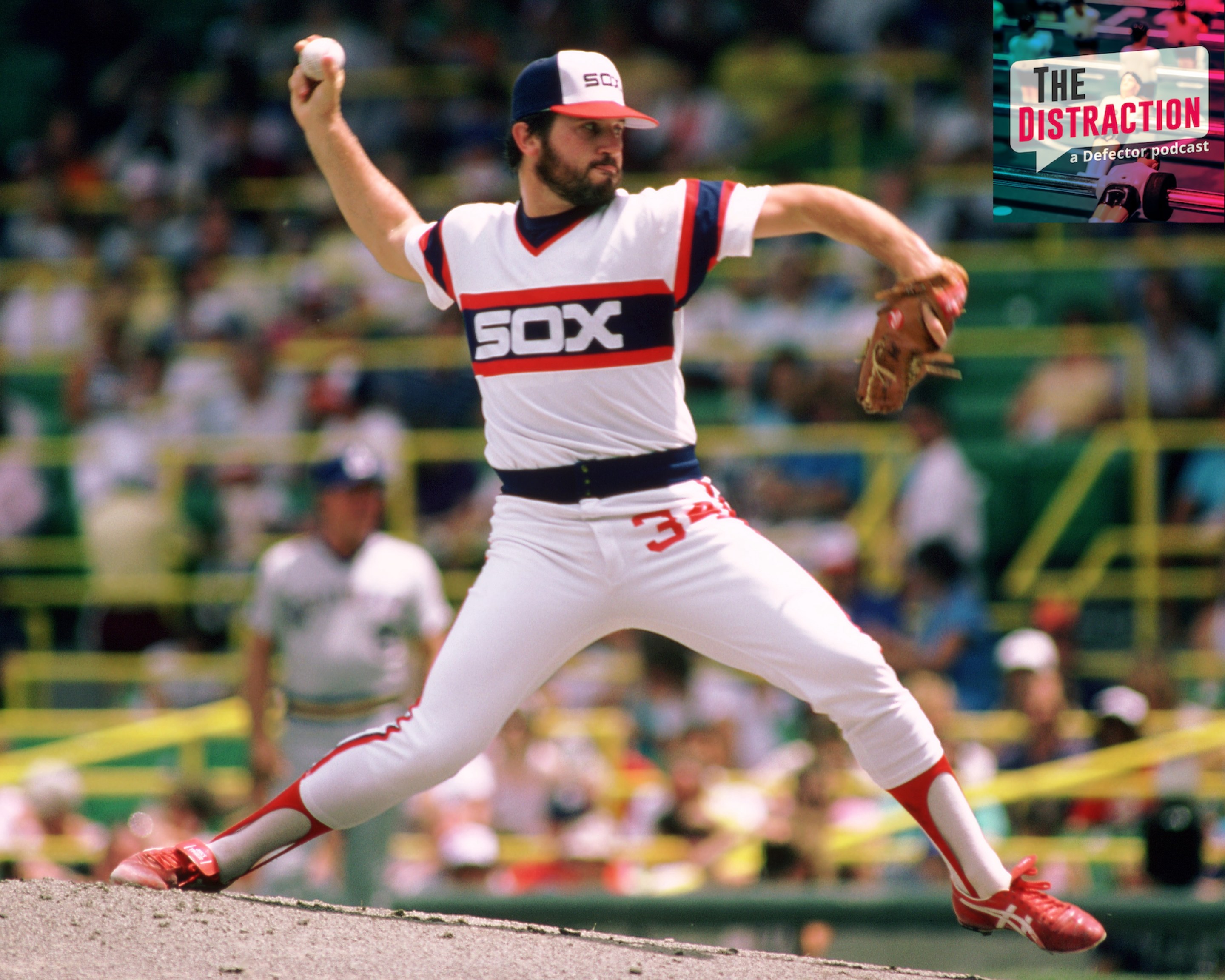 Rich Dotson of the Chicago White Sox pitches during an MLB game at Comiskey Park in Chicago, Illinois during the 1986 season.