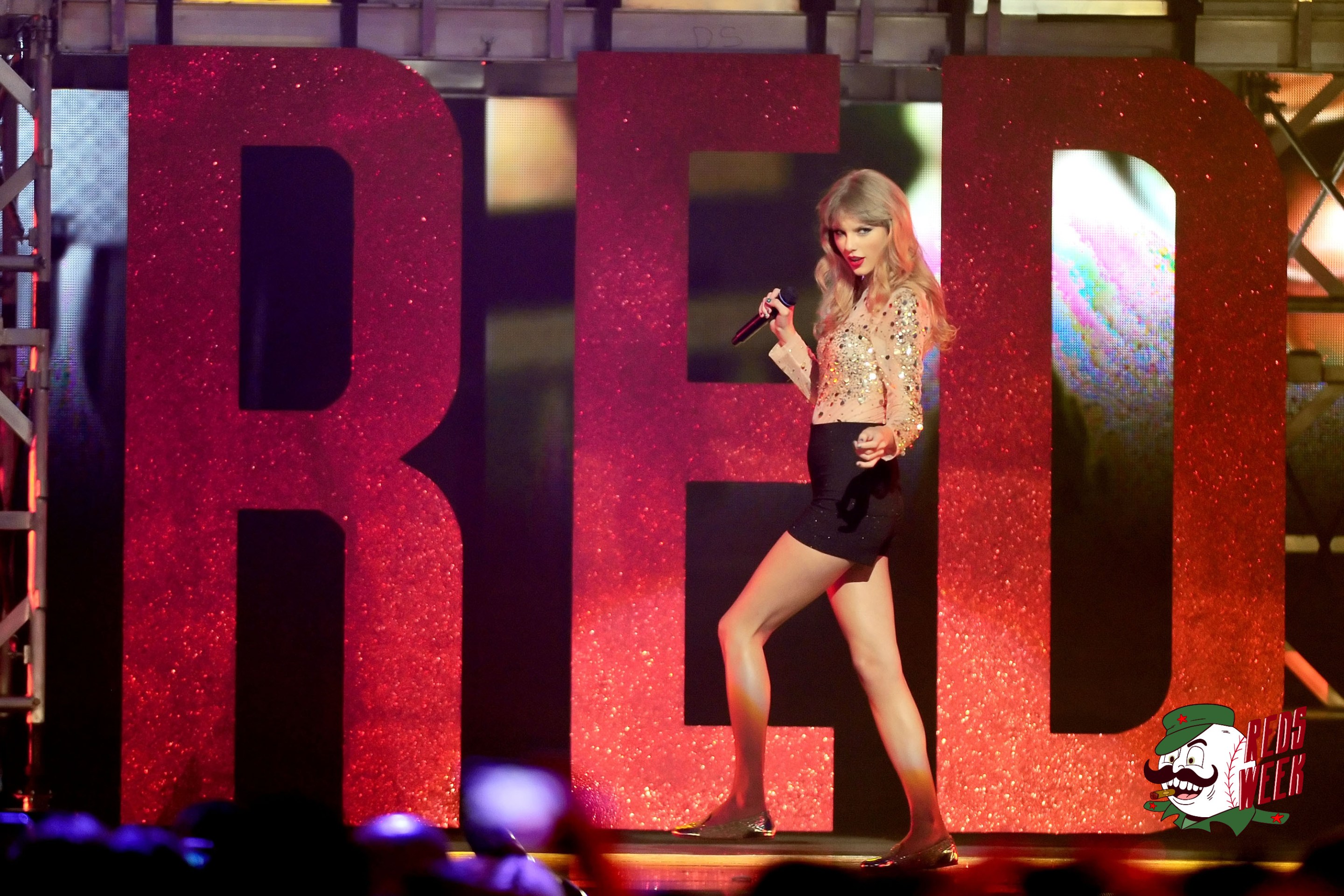 Taylor Swift performs onstage during the 2012 iHeartRadio Music Festival at the MGM Grand Garden Arena on September 22, 2012 in Las Vegas, Nevada