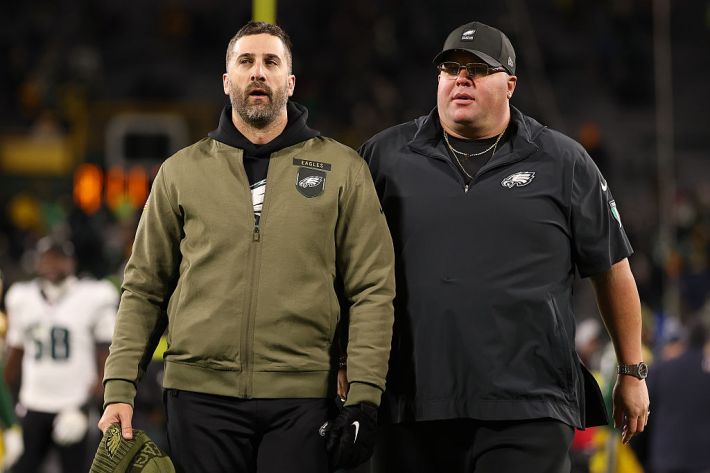 GREEN BAY, WISCONSIN - NOVEMBER 10: Head coach Nick Sirianni of the Philadelphia Eagles celebrates after defeating the Green Bay Packers in the game at Lambeau Field on November 10, 2025 in Green Bay, Wisconsin