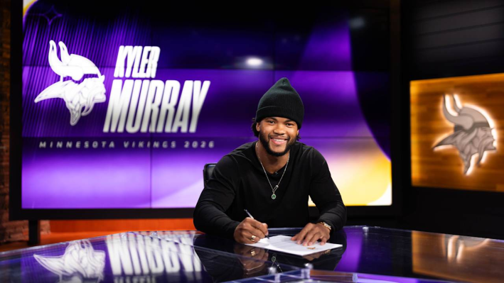 Kyler Murray signing his contract