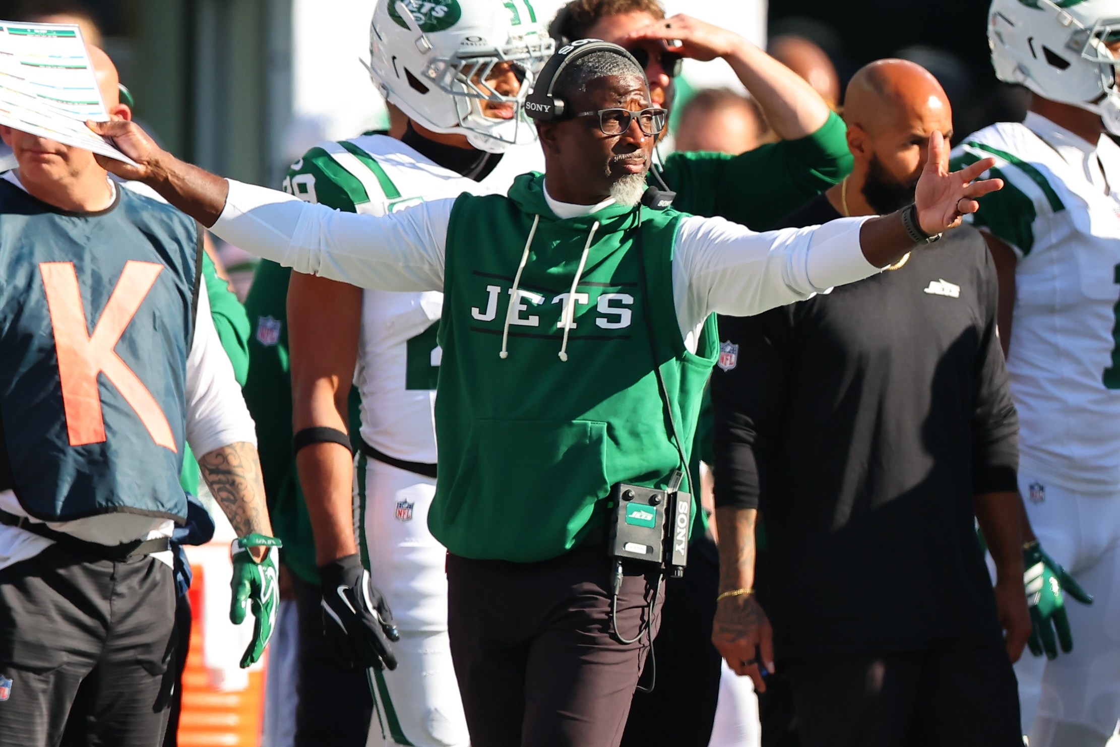 Coach Aaron Glenn of the New York Jets during the game against the Miami Dolphins at MetLife Stadium.