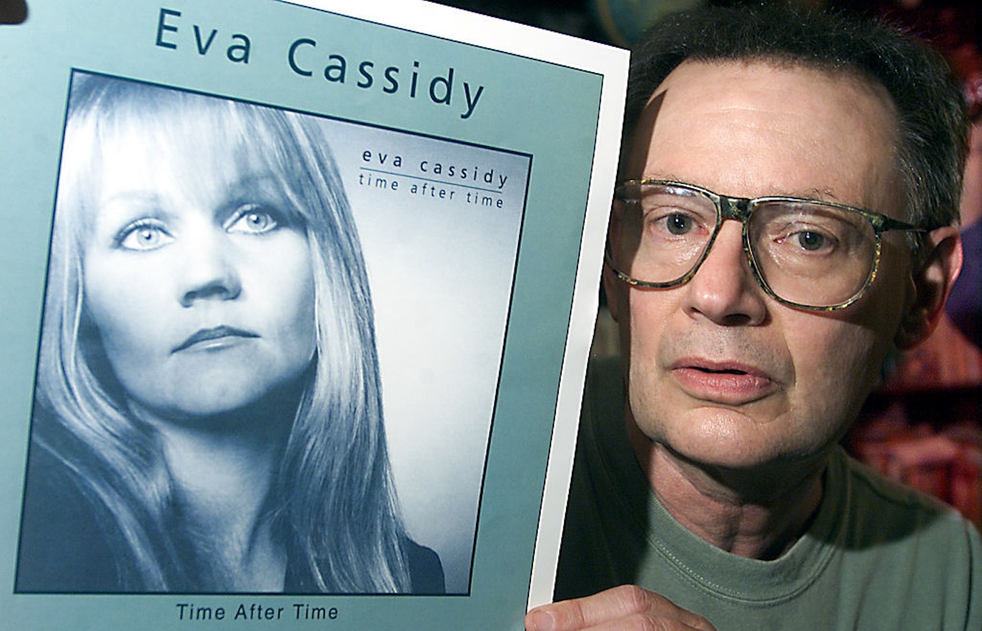 Bill Straw holding an Eva Cassidy record.